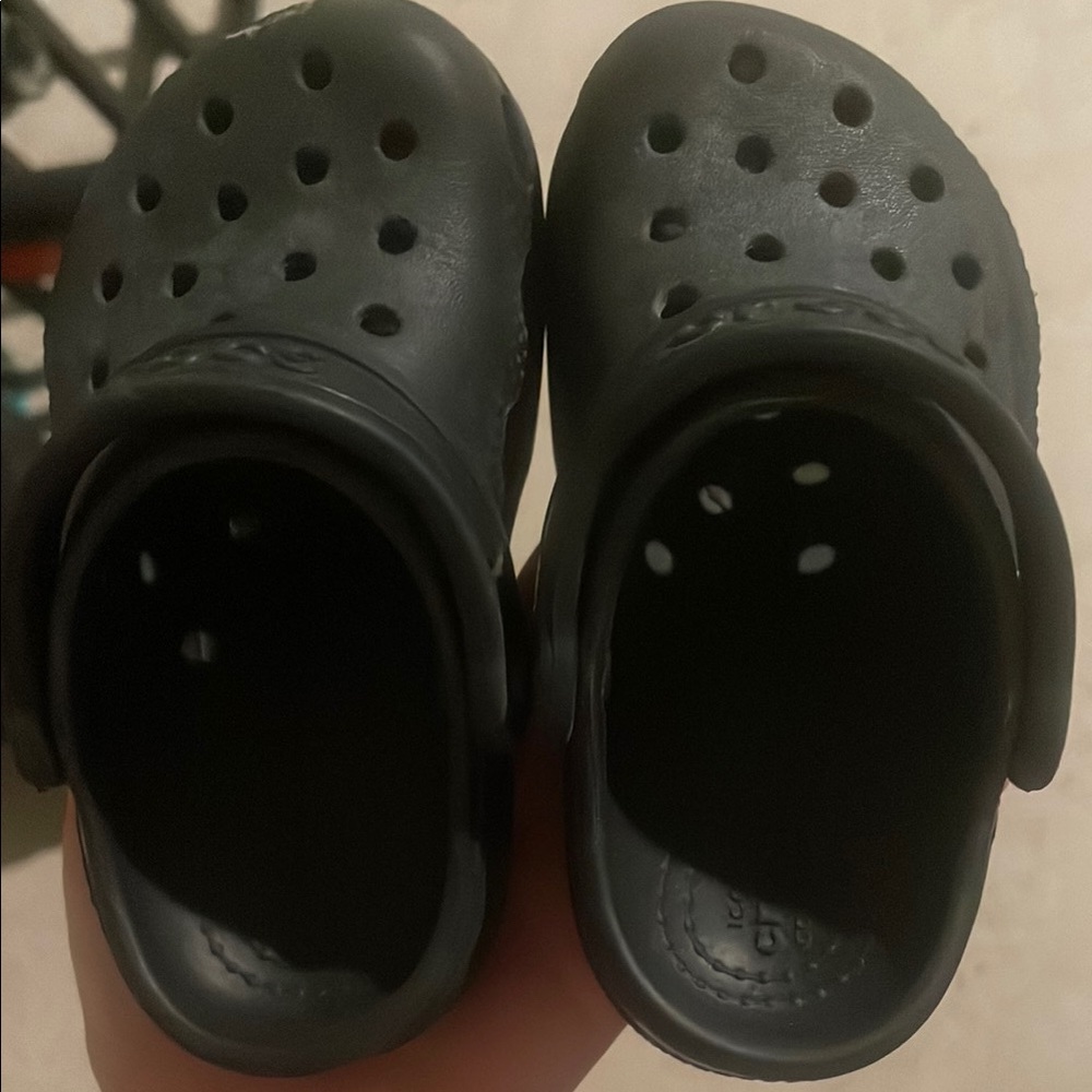 Toddler size 7 black crocs